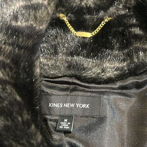 Jones New York size medium faux fur coat like new